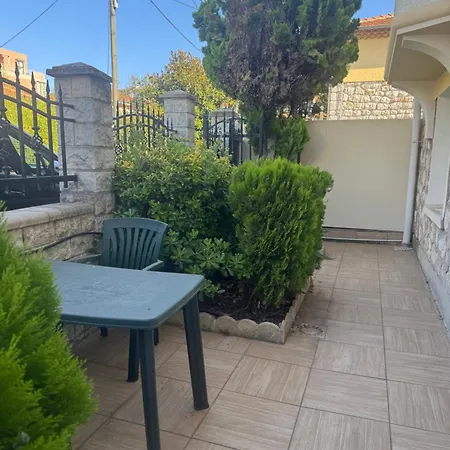 Daire Location F2 Saisonnier Proche Cros De Cagnes-sur-Mer